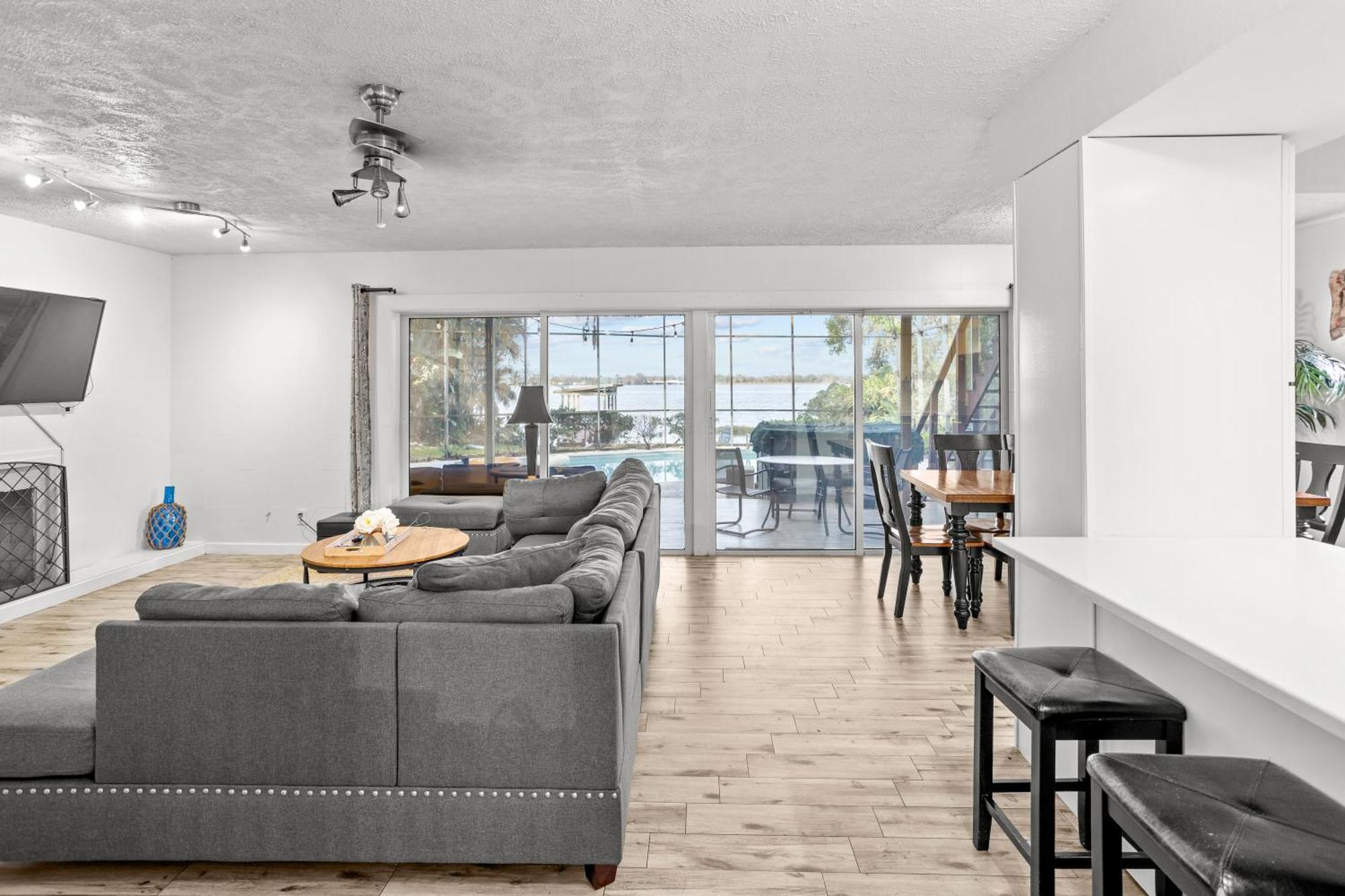 Spacious Lakefront House With Pool, Hottub, & Boating Orlando Kültér fotó